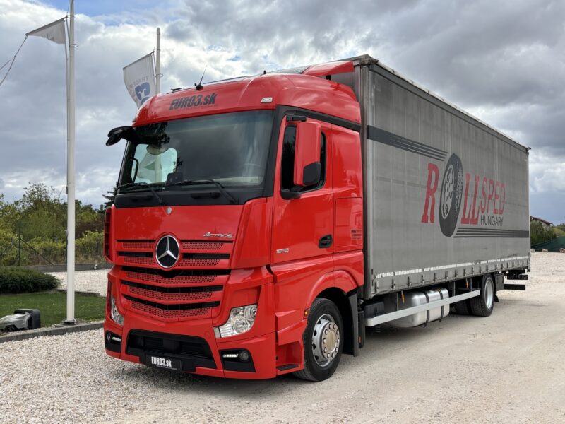 euro3-vehicle-2018-mercedes-benz-actros-1836-solarpanel-9-6m-streamspace-kabina-nove-pneu-parkcool-884-226-km