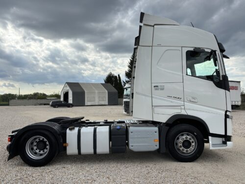 euro3-vehicle-2018-volvo-fh500-euro6-standard-parkcool-line2-931-493km-2ks-na-sklade