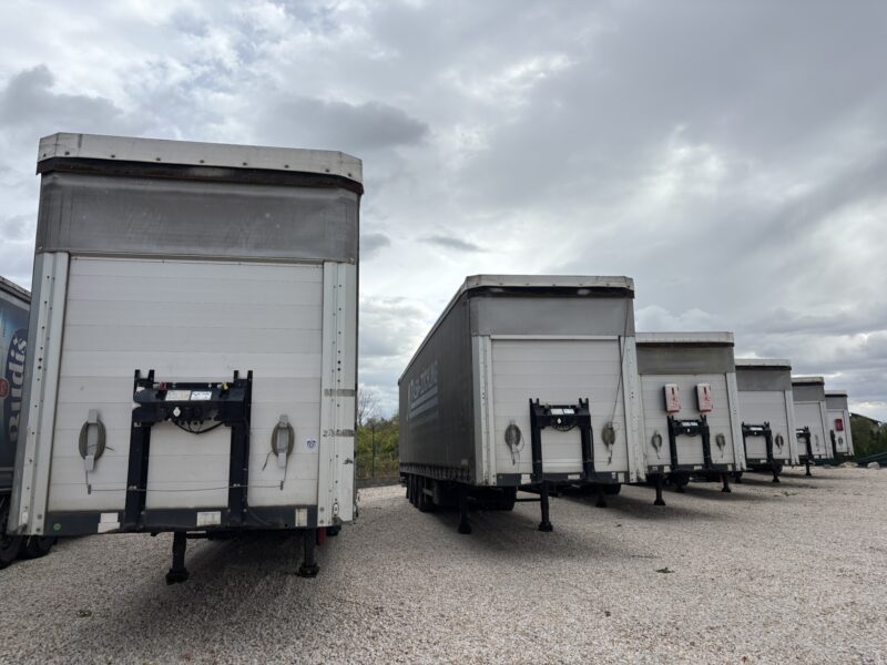 euro3-vehicle-schwarzmuller-sj-lowdeck-2xzdvihacia-naprava-zdvihacia-horna-plachta-6ks